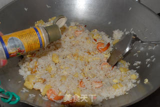 菠萝炒饭的做法步骤:12