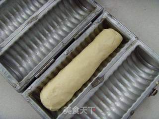 让吐司多一番诗意---红豆吐司的做法步骤:9