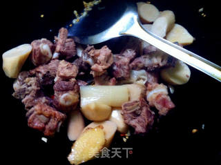 原汁蒜香排骨的做法步骤：9