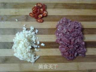 蒜蓉牛肉酱的做法步骤:2