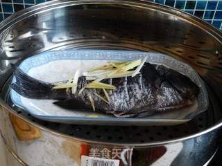 油淋黑头鱼的做法步骤:5
