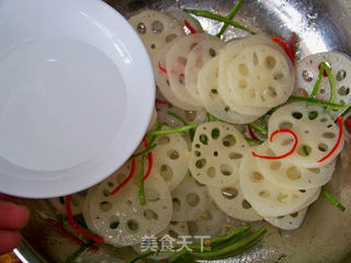 心蓝手制私房菜【红油醋香藕】——七窍玲珑心的做法步骤:7