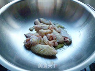 咖喱鸡翅拌意粉的做法步骤:7