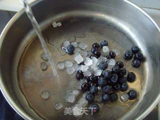 奇妙滋味---蓝莓酸奶冰淇淋的做法步骤:3