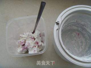 奇妙滋味---蓝莓酸奶冰淇淋的做法步骤:9
