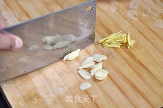 清炒山药片的做法步骤:2