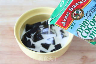 【椰浆蜜豆龟苓膏】两种吃法同样消暑的做法步骤:4