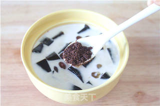 【椰浆蜜豆龟苓膏】两种吃法同样消暑的做法步骤:5