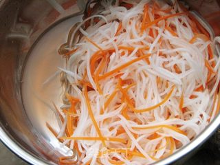 韩国料理家常泡菜——青辣椒包馅泡菜的做法步骤:3