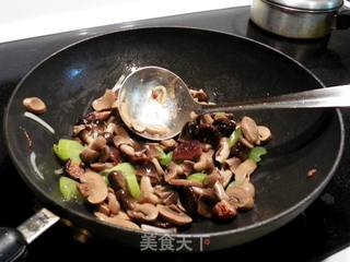 三菇小炒肉的做法步骤：6