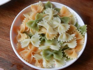鲜汤蝴蝶面的做法步骤:5
