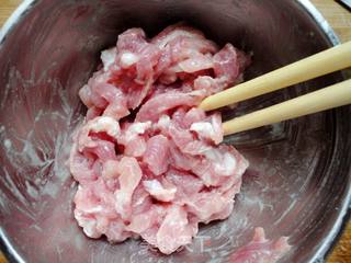 简单快速的美味家常小炒之二------肉丝炒豆角的做法步骤:4