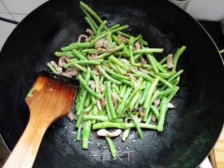 简单快速的美味家常小炒之二------肉丝炒豆角的做法步骤:8