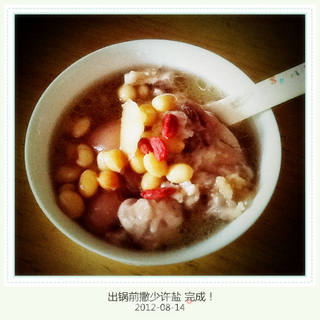黄豆猪脚丰胸汤的做法步骤:5