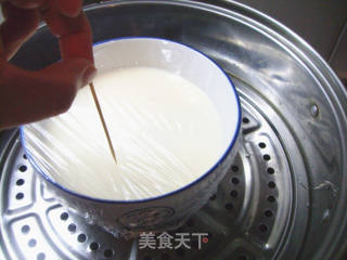 牛奶炖蛋的做法步骤:5