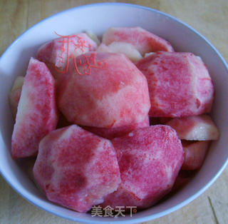 粉红色桃子果酱的做法步骤:2