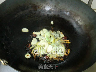 补气养血、美味无比的红烧马鞍桥的做法步骤:7