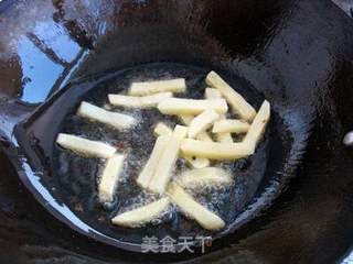 【炸薯条】偶尔解解馋!的做法步骤:5