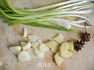 开胃荤菜-----葱烧大排的做法步骤:2