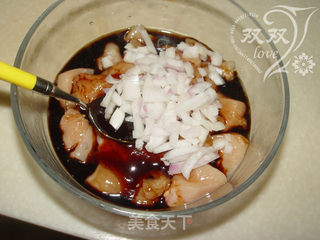 巧用平底锅做烧烤风味鸡肉串——叉烧鸡肉串的做法步骤:7