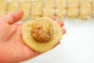 改良自来红月饼的做法步骤:11