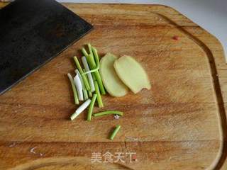 丝瓜大骨汤的做法步骤:2