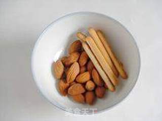 享受一份自制的冰甜---【香草蓝莓冰淇淋】的做法步骤:2