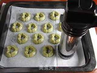 清香扑鼻的味道----【绿茶小饼】的做法步骤:8