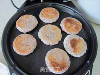 电饼铛煎紫色玉米小饼的做法步骤:10