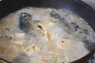 鲫鱼豆腐汤的做法步骤:6
