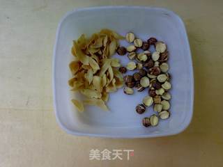 红莲百合团圆羹的做法步骤:2