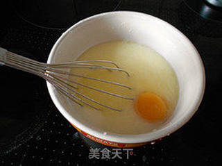 【鸡蛋布丁】奶香味十足的甜点的做法步骤:3
