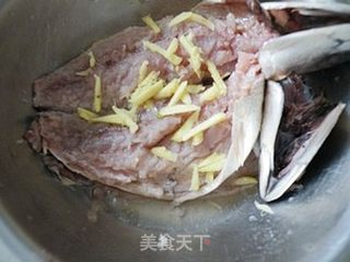 香酥鲅鱼的做法步骤:2