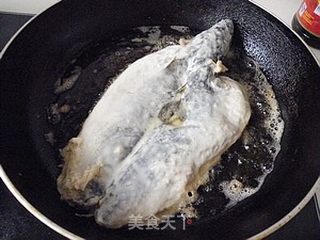 香酥鲅鱼的做法步骤:6