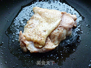 蜜汁鸡腿饭的做法步骤:7