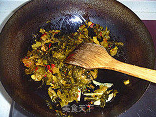 酸菜鱼（附鱼肉滑嫩小窍门）的做法步骤：6