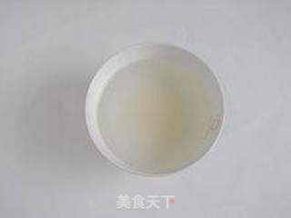 如何做出漂亮的包子馒头---手工揉面要点的做法步骤:2