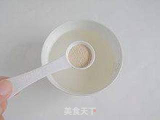如何做出漂亮的包子馒头---手工揉面要点的做法步骤:3