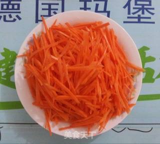 清炒胡萝卜的做法步骤:2