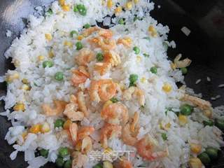 玉米虾仁蛋炒饭的做法步骤：11