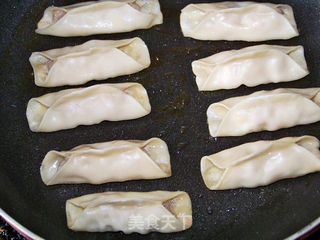 心蓝手制私房菜【金底鲜肉锅贴】——爸爸,给我讲故事吧的做法步骤:8