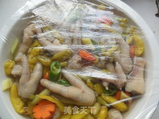 泡椒凤爪的做法步骤：16