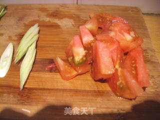 鸡蛋西红柿龙须面的做法步骤:2