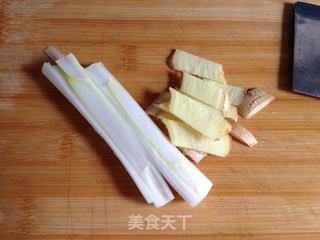 润秋燥——酸菜老鸭汤的做法步骤:2