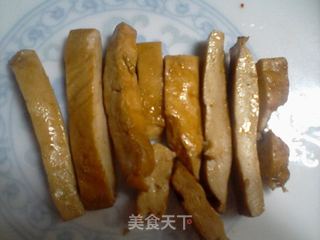 海带丝油豆腐烧香干豌豆的做法步骤：7