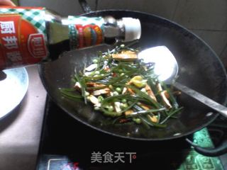 海带丝油豆腐烧香干豌豆的做法步骤：11