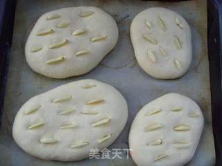 蒜味佛卡恰的做法步骤:8