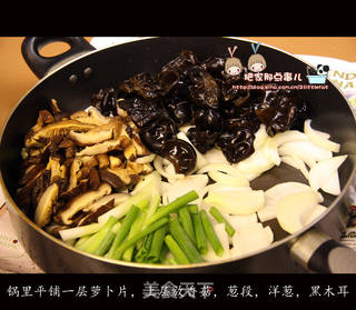 简单的《韩式八珍豆腐锅》的做法步骤:2