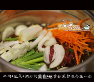 《韩式牛肉蘑菇粉条锅》的做法步骤:5