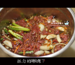 《韩式牛肉蘑菇粉条锅》的做法步骤:6